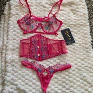 Roma Pink Embroidered Three-Piece Lingerie Set, Size Small, NWT